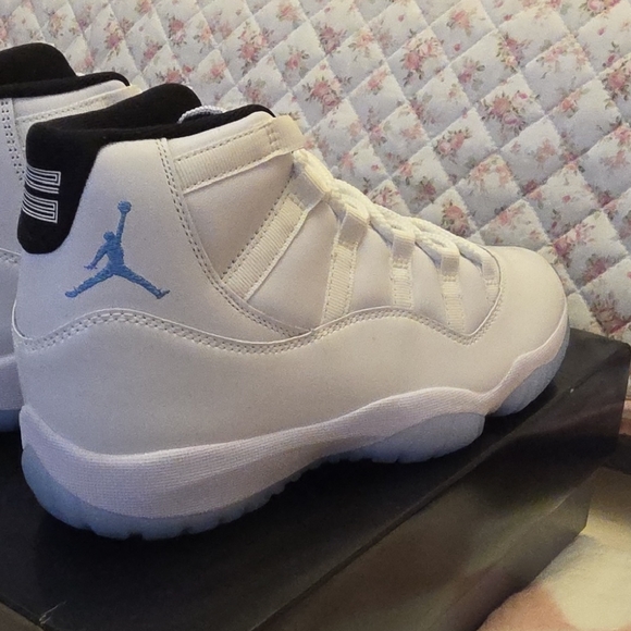 Nike Air Jordan 11 Retro Legend Blue White Black  Men's SIZE 8.5 Men - Picture 5 of 6